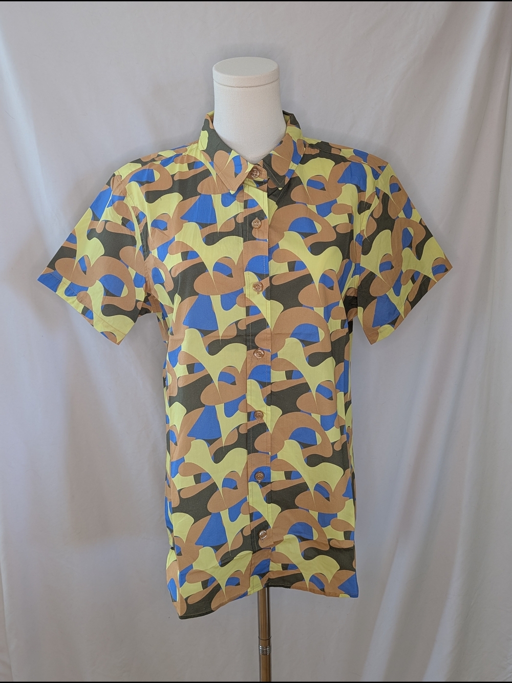 NEW Wildfang The Essential Short Sleeve Button Up Pop Art Print Size Medium